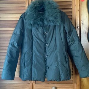 Easy comfort Beautiful jacket button front 2pockets fur collar